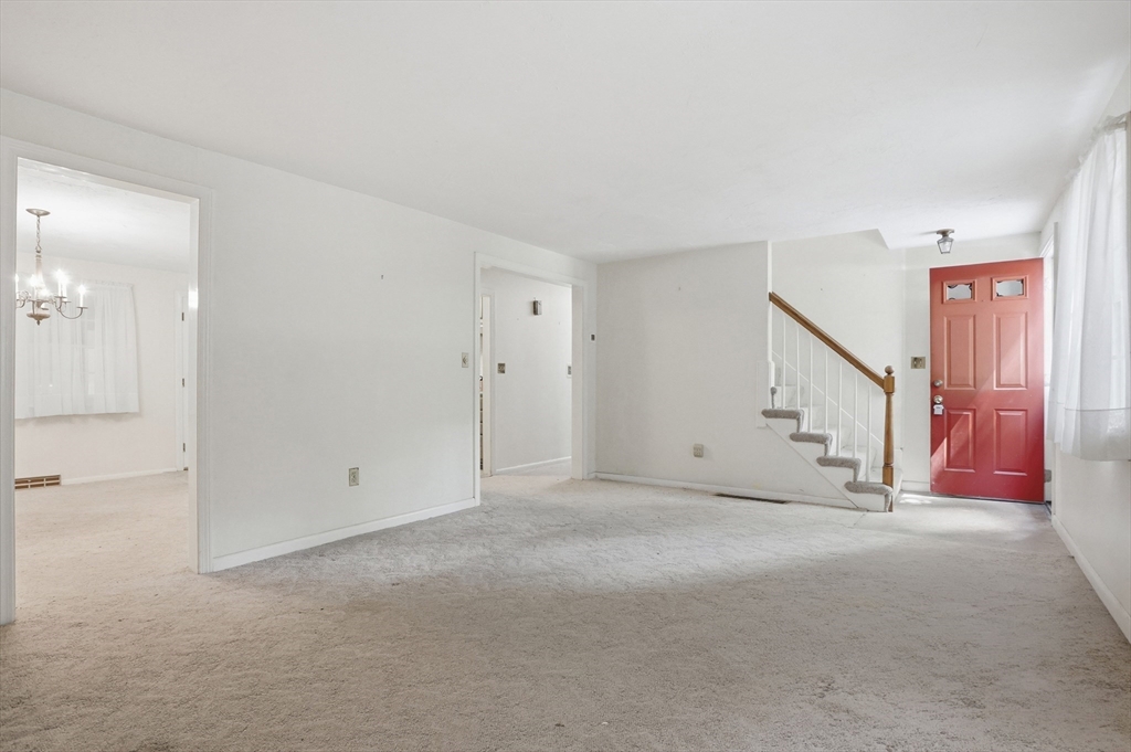 35 Quaboag Road Acton, MA 01720 - Photo 3 of 29
