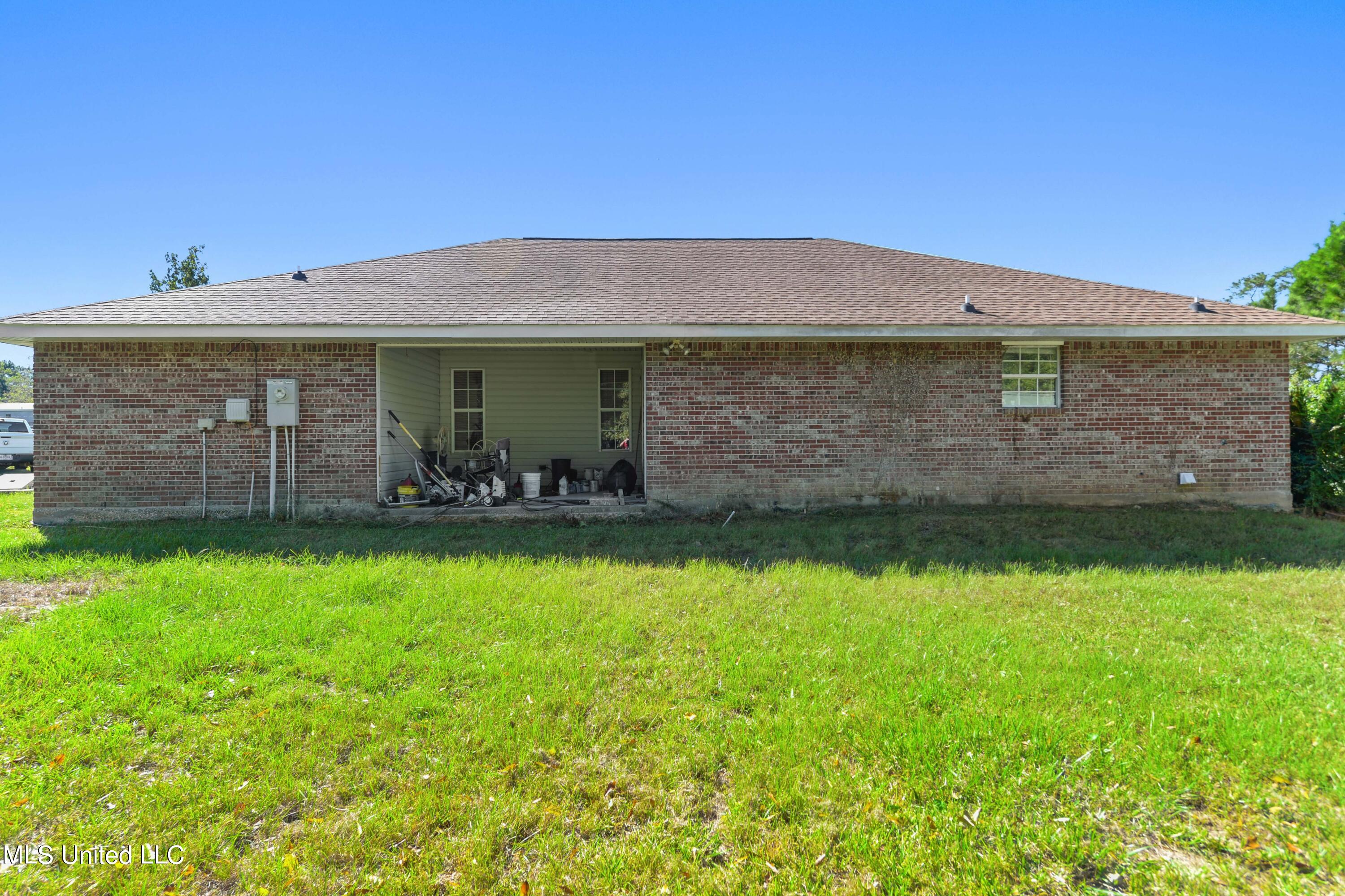 15380 Russell Road Gulfport, MS 39503 - Photo 12 of 26 Russell pics (1)