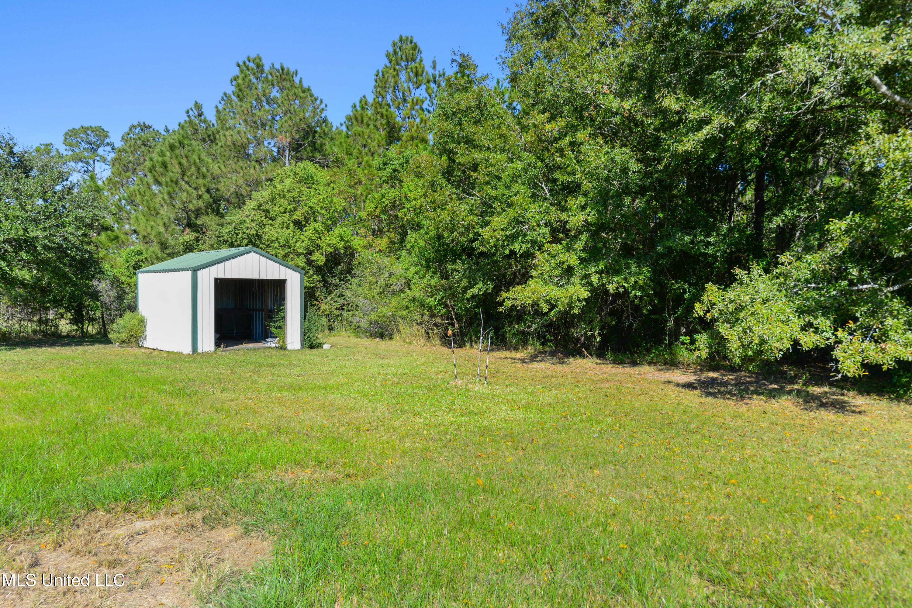 15380 Russell Road Gulfport, MS 39503 - Photo 8 of 26 Russell pics (10)