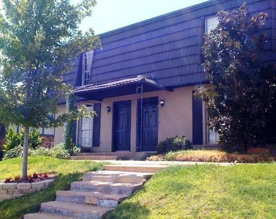 $1,645 | 2729 Hurstview Drive, Unit A, Hurst, TX 76054