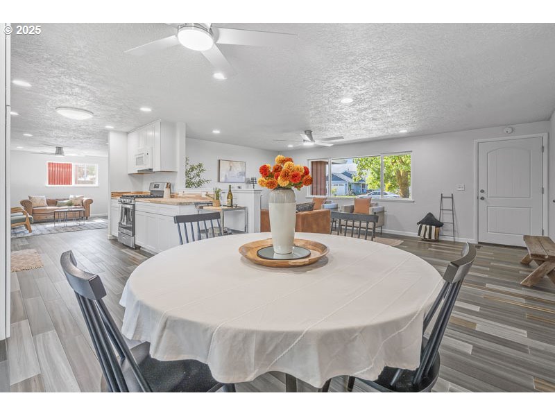 611 Northeast Bockes Loop Sheridan, OR 97378 - Photo 12 of 36 a dining room with furniture and window