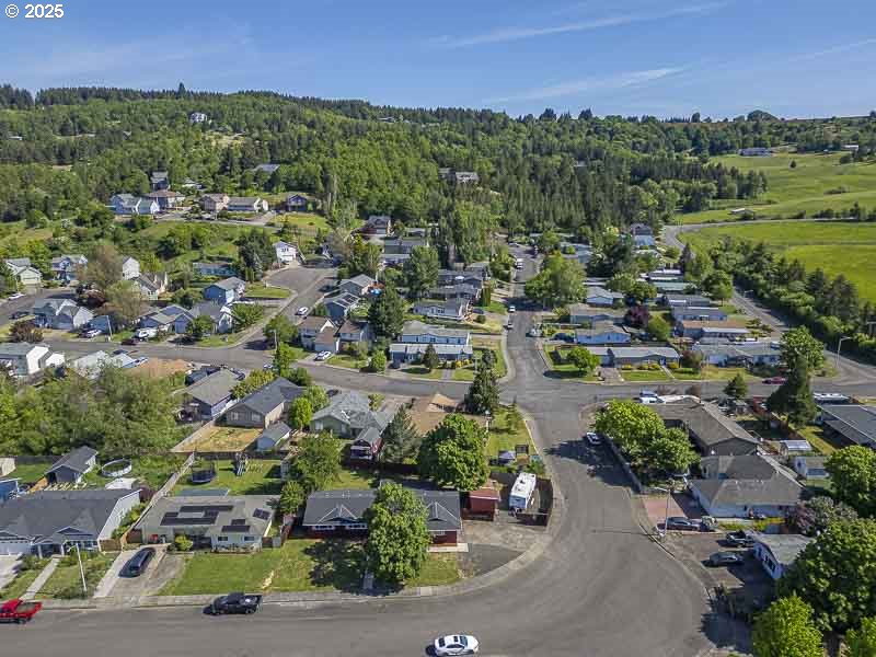 611 Northeast Bockes Loop Sheridan, OR 97378 - Photo 32 of 36 an aerial view of multiple house