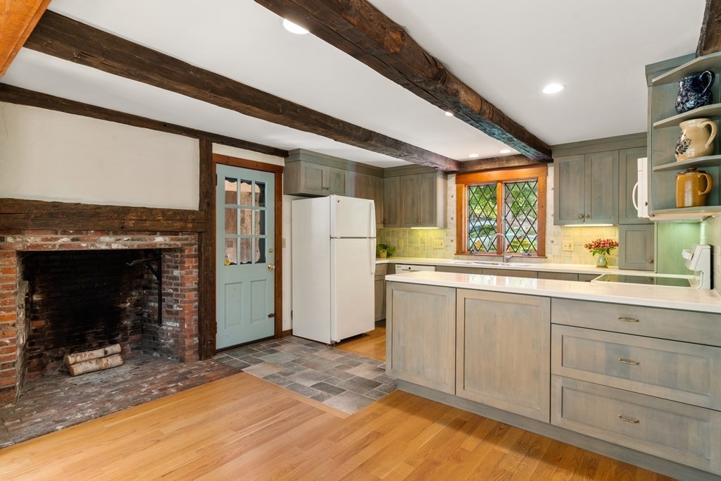 28 Farm Road Sherborn, MA 01770 - Photo 11 of 37