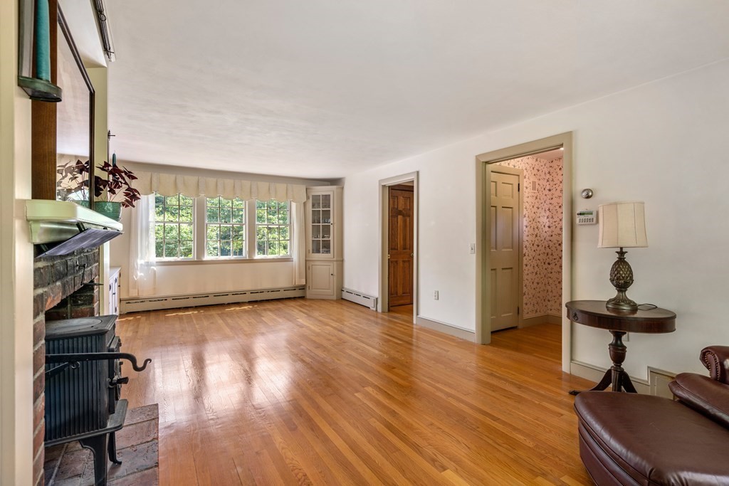 28 Farm Road Sherborn, MA 01770 - Photo 14 of 37