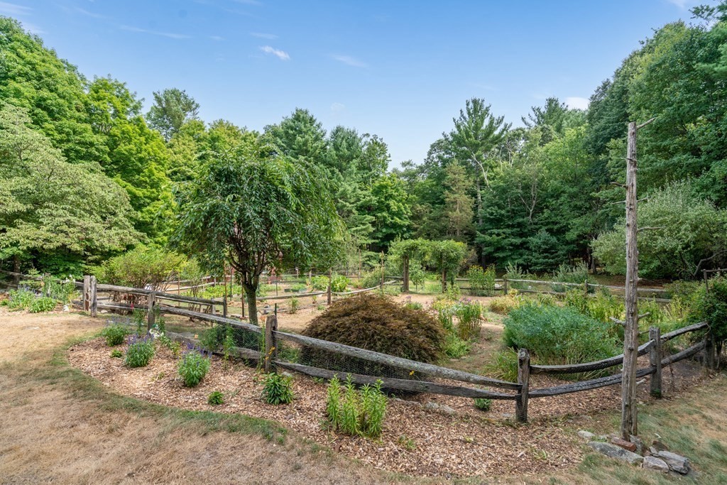 28 Farm Road Sherborn, MA 01770 - Photo 4 of 37