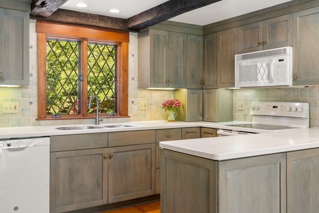 28 Farm Road Sherborn, MA 01770 - Photo 10 of 37