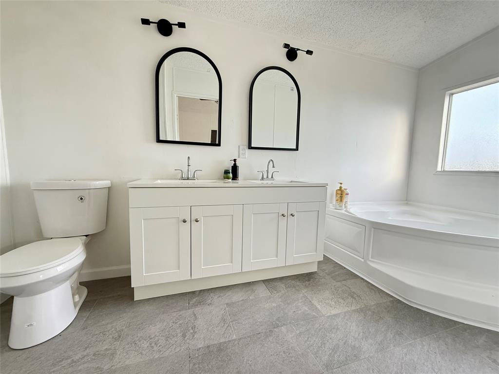 332 Water View Lane Weatherford, TX 76085 - Photo 13 of 25