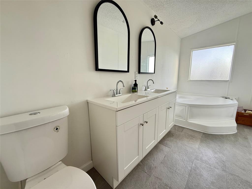 332 Water View Lane Weatherford, TX 76085 - Photo 15 of 25