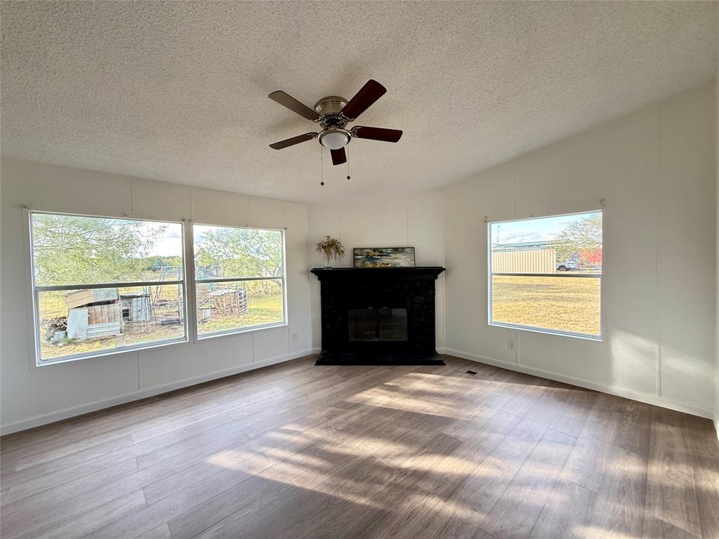 332 Water View Lane Weatherford, TX 76085 - Photo 10 of 25