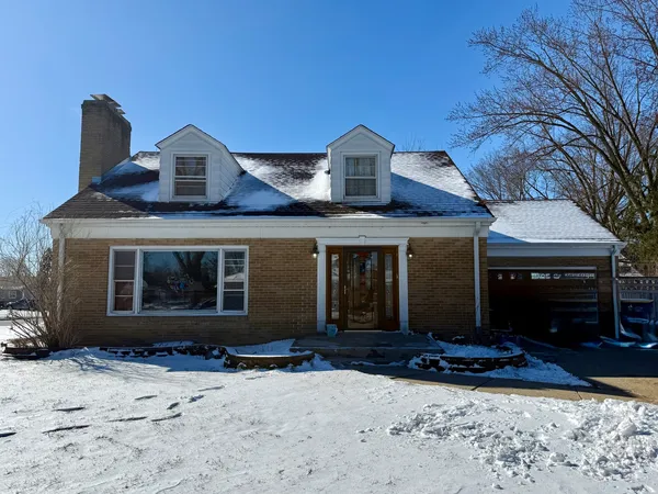 $349,000 | 853 Orange Street, Elgin, IL 60123