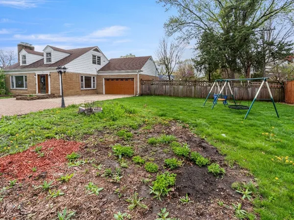 $349,000 | 853 Orange Street, Elgin, IL 60123