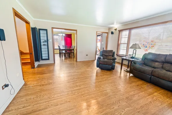 $349,000 | 853 Orange Street, Elgin, IL 60123