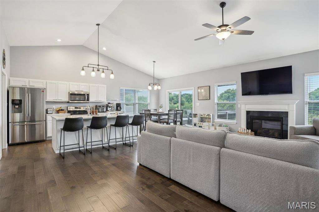 7959 Sonora Ridge Caseyville, IL 62232 - Photo 3 of 39