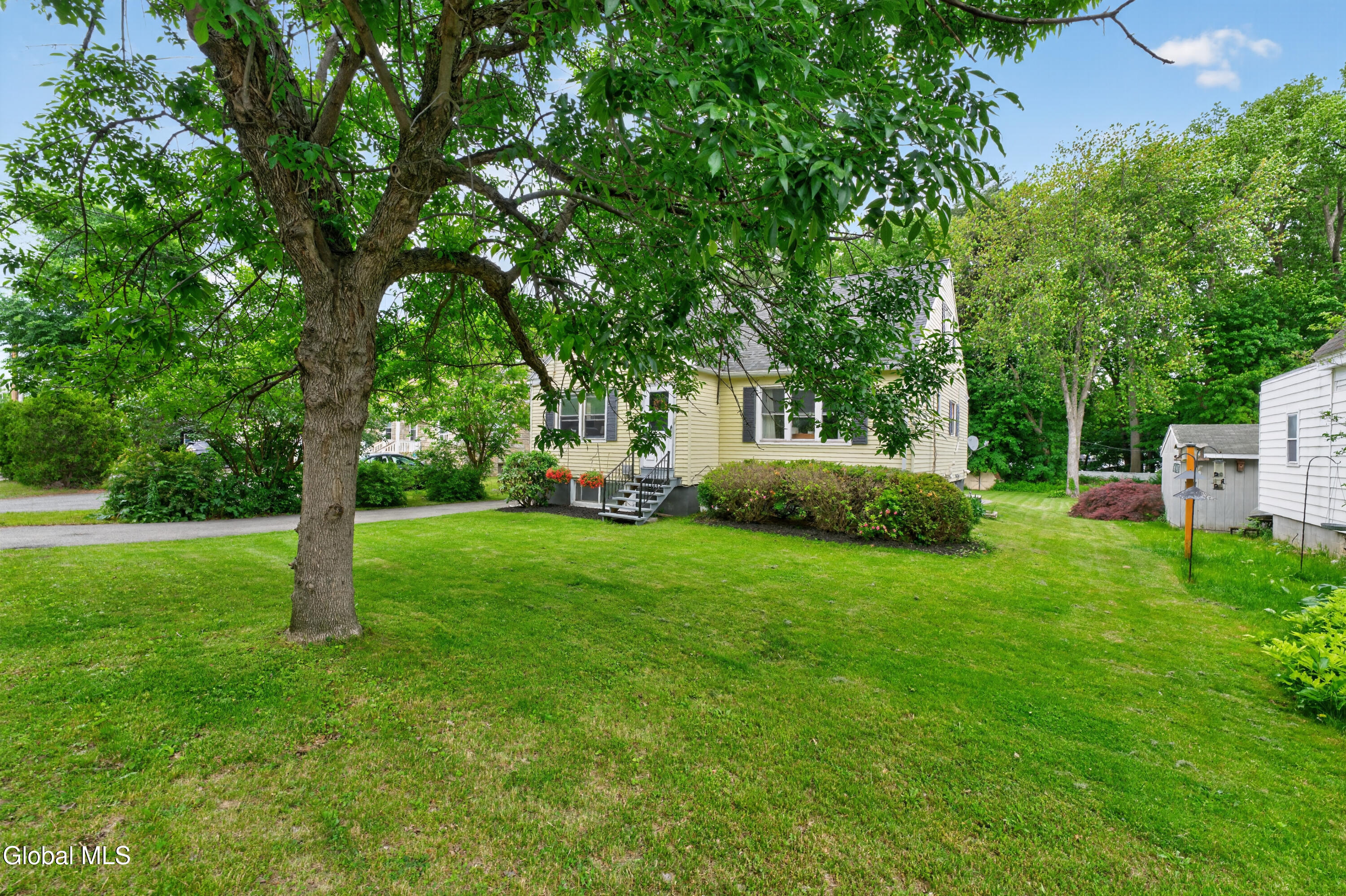 48 Schoolhouse Road Guilderland, NY 12203 - Photo 43 of 44 0 Front 2