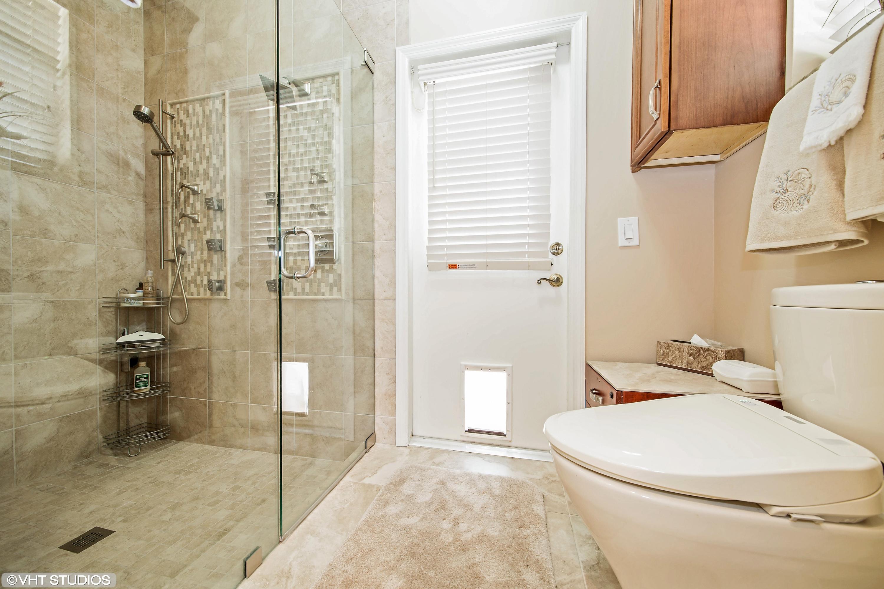 2627 Northwest 40th Street Boca Raton, FL 33434 - Photo 11 of 16 MASTER BATH