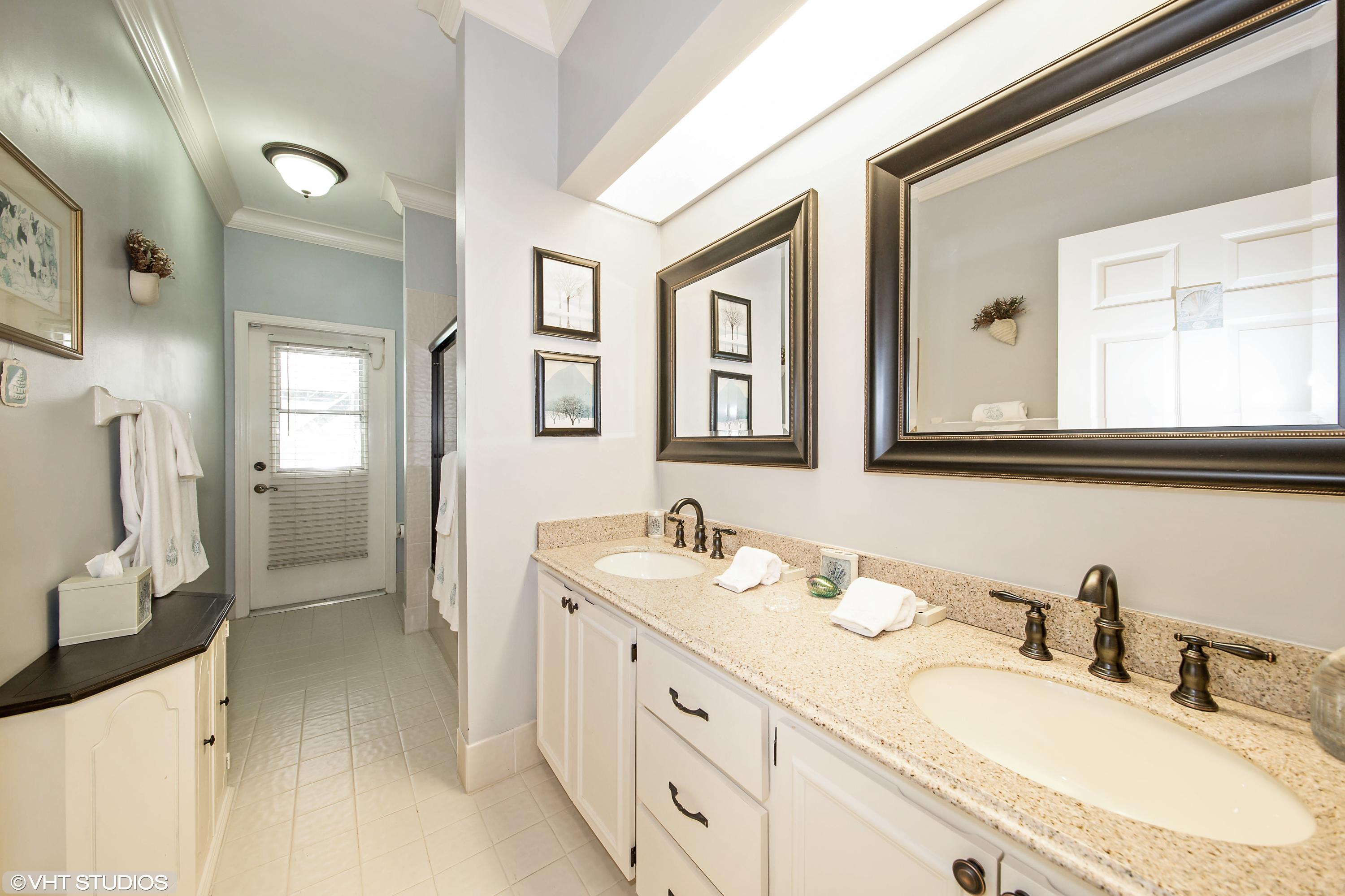 2627 Northwest 40th Street Boca Raton, FL 33434 - Photo 13 of 16 CABANA/GUEST BATH