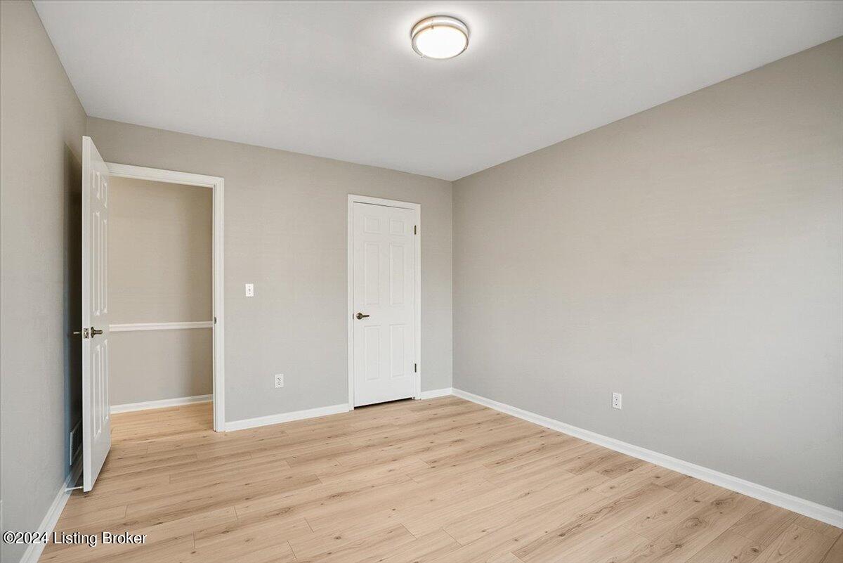 10802 Falkirk Road Louisville, KY 40243 - Photo 18 of 38 33-10802-38