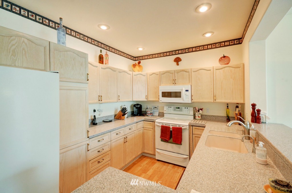 7583 Old Redmond Road, Unit A205 Redmond, WA 98052 - Photo 8 of 21