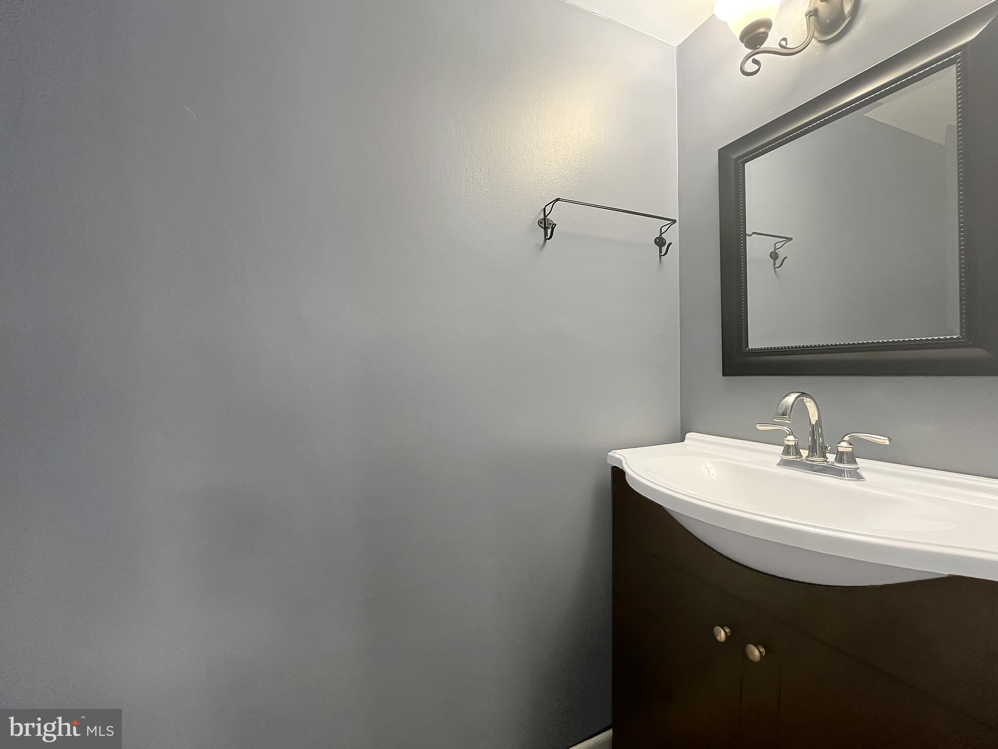 8802 Cameo Square Springfield, VA 22152 - Photo 16 of 50 Main Level Half Bath