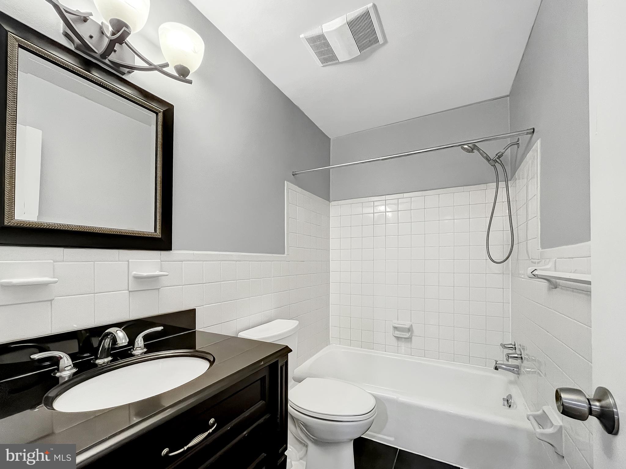 8802 Cameo Square Springfield, VA 22152 - Photo 23 of 50 Upper Level Hall Bath