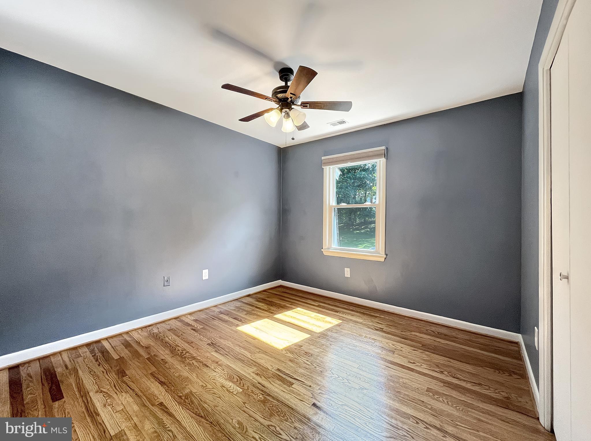 8802 Cameo Square Springfield, VA 22152 - Photo 24 of 50 Upper Level Bedroom