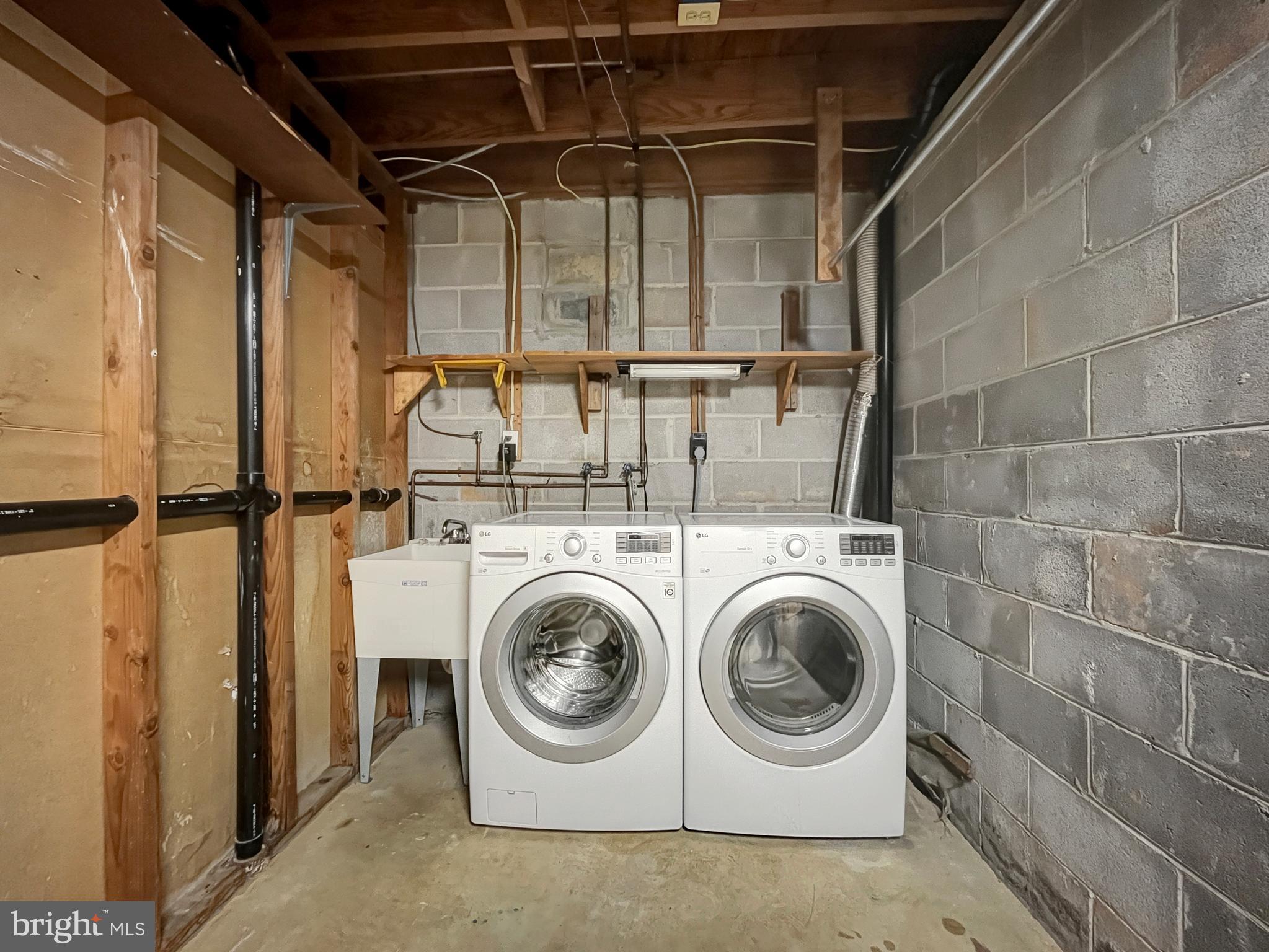 8802 Cameo Square Springfield, VA 22152 - Photo 35 of 50 Lower Level Laundry Area