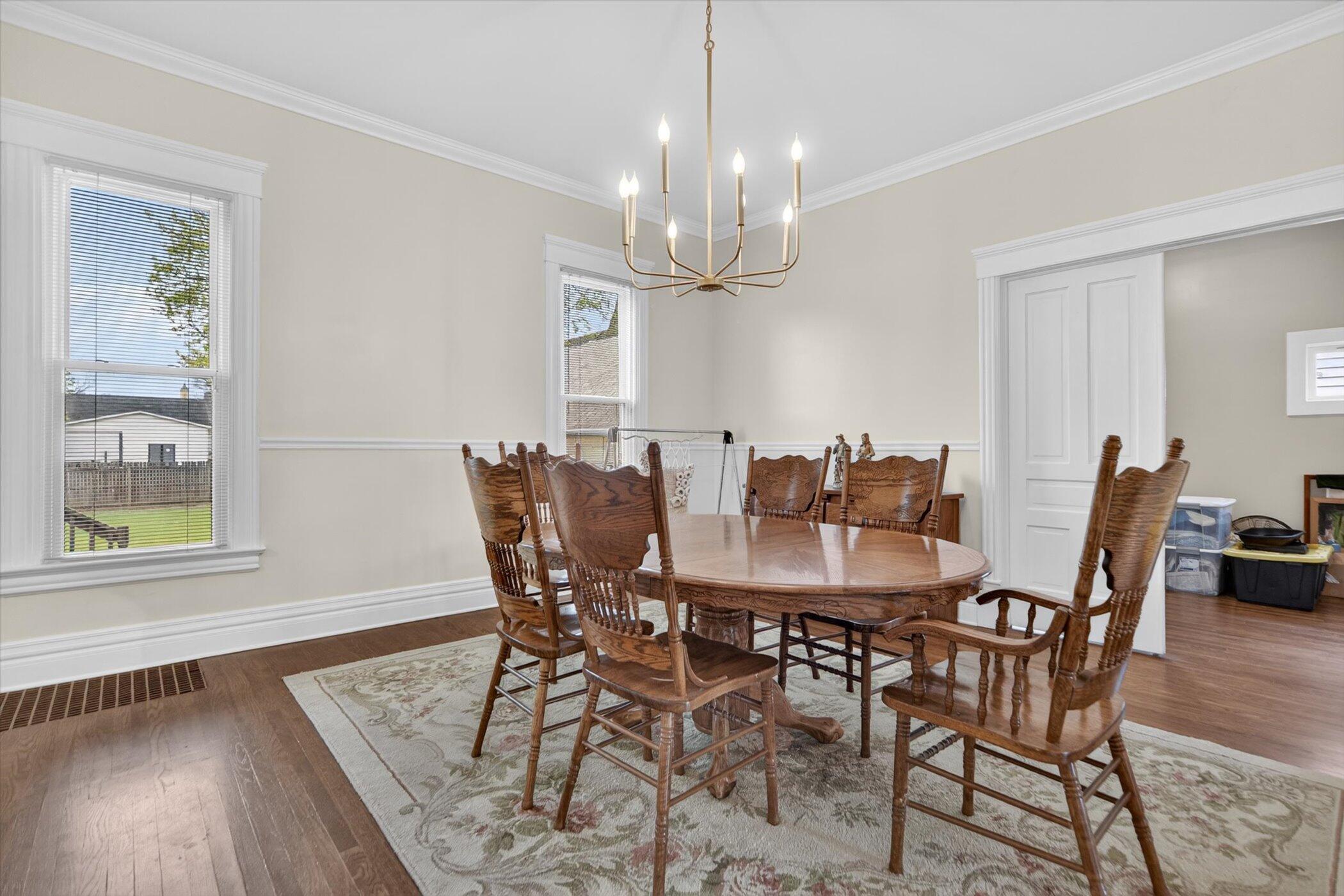 206 Exchange Street Marshall, MI 49068 - Photo 15 of 35 09-206-Exchange-St-WindowStill-Photograp