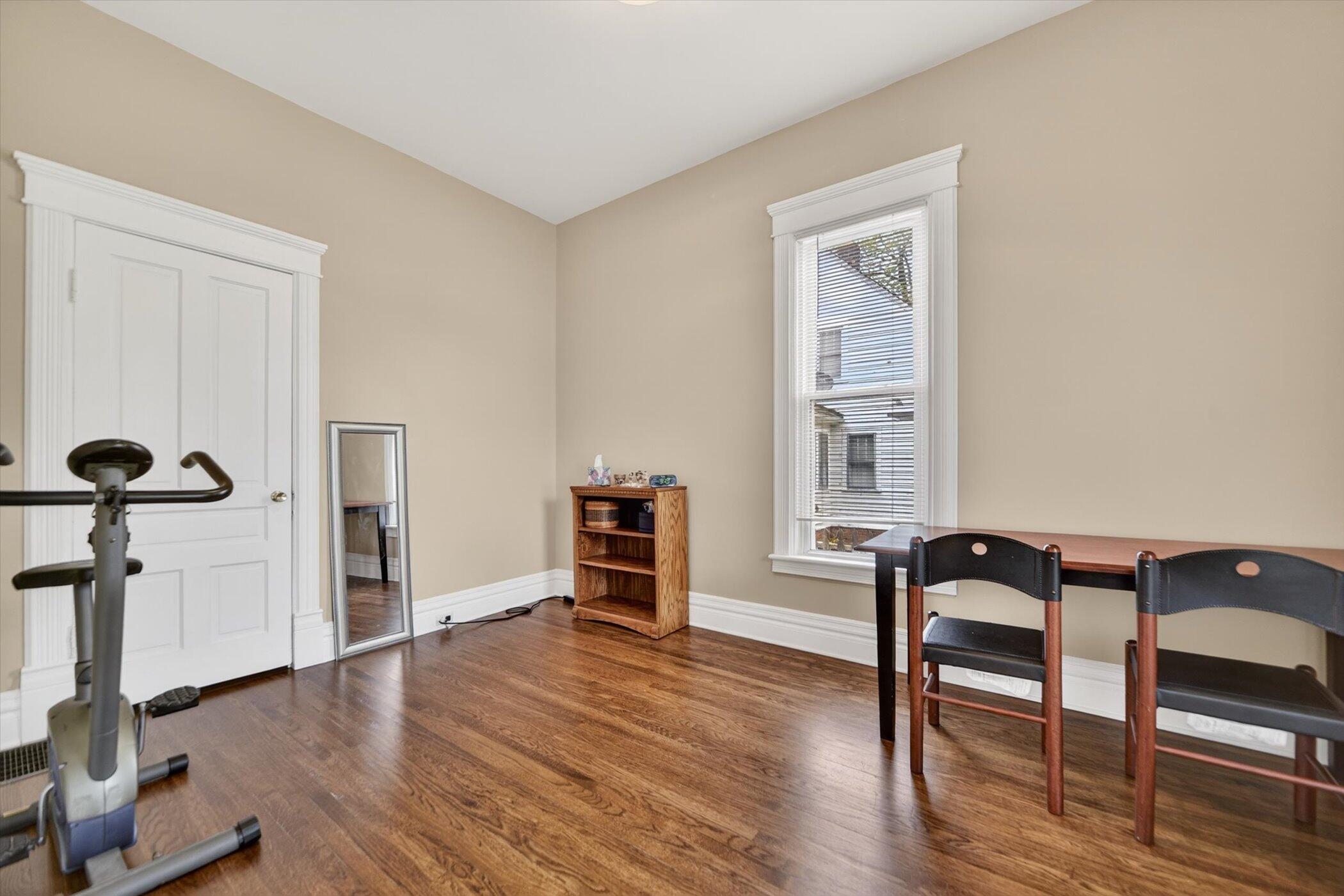 206 Exchange Street Marshall, MI 49068 - Photo 20 of 35 18-206-Exchange-St-WindowStill-Photograp