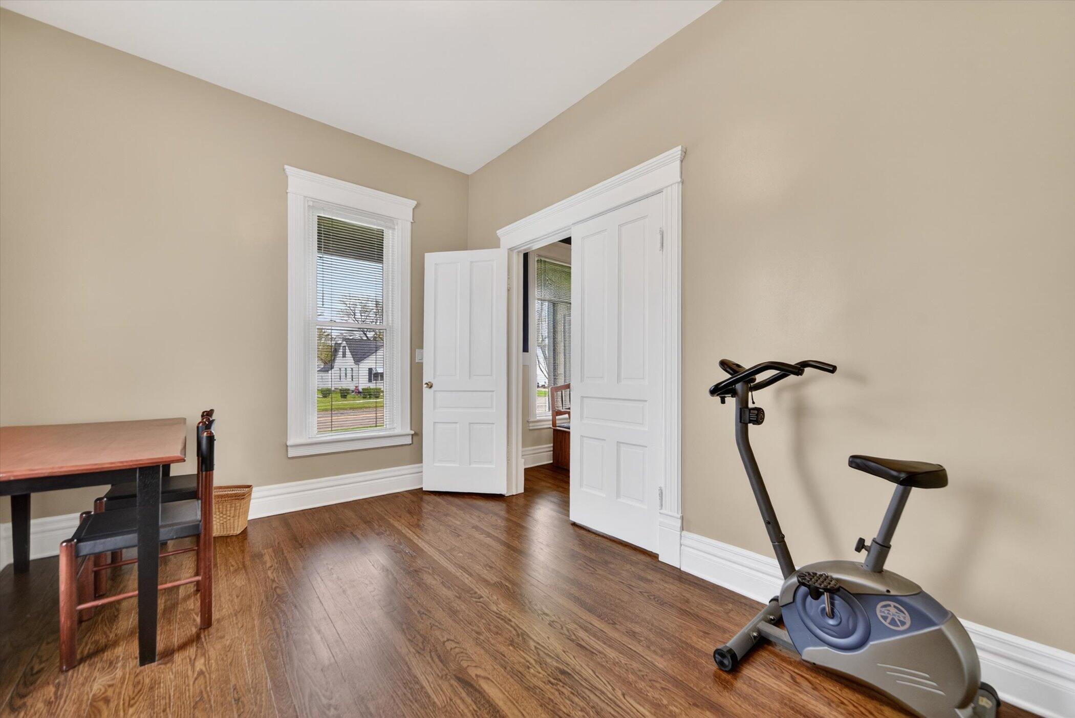 206 Exchange Street Marshall, MI 49068 - Photo 21 of 35 19-206-Exchange-St-WindowStill-Photograp