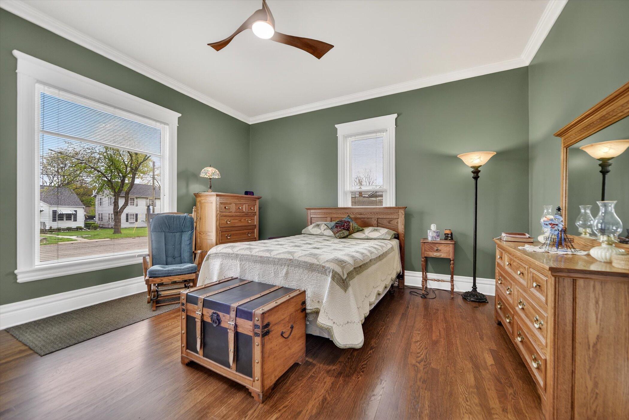 206 Exchange Street Marshall, MI 49068 - Photo 22 of 35 20-206-Exchange-St-WindowStill-Photograp