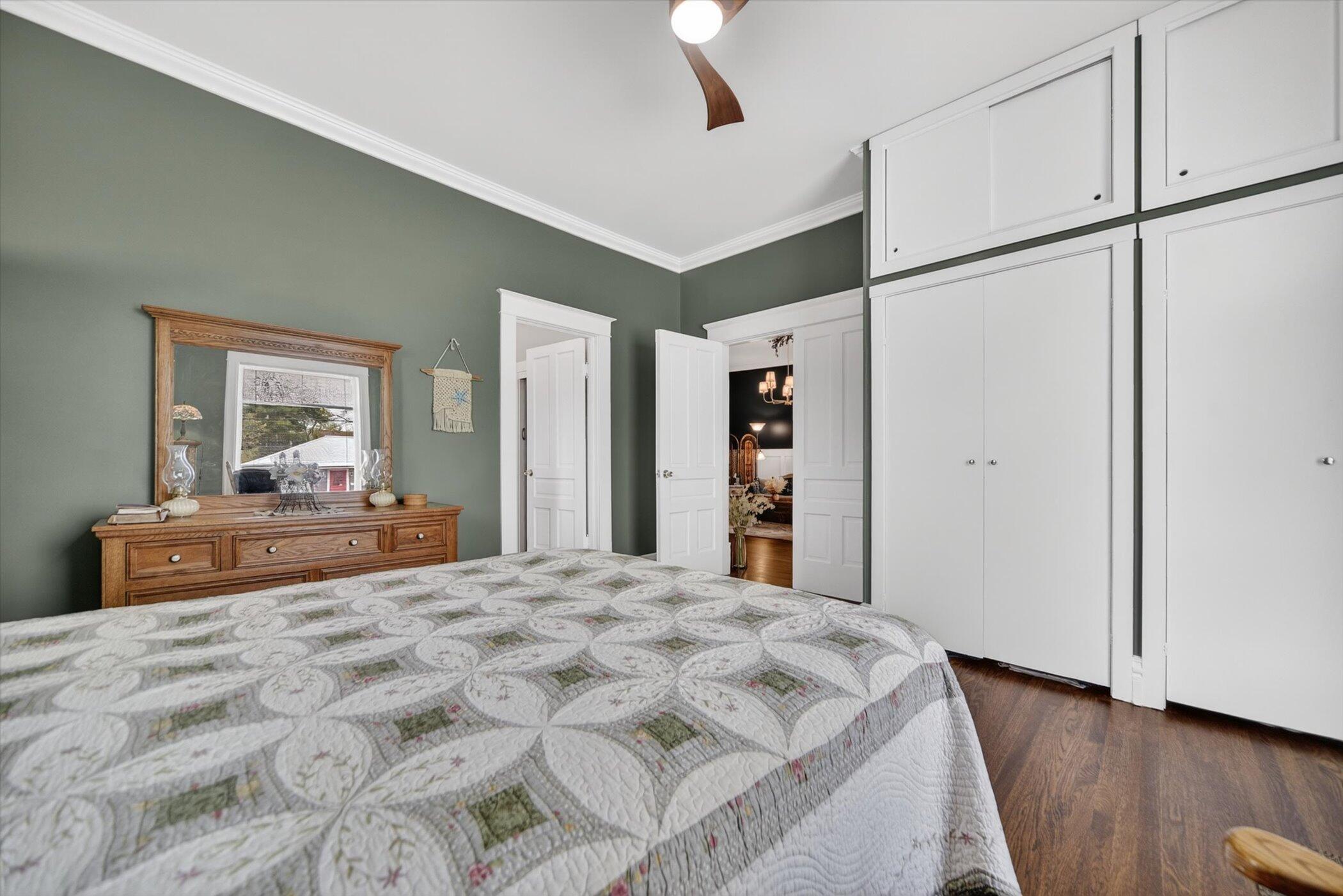 206 Exchange Street Marshall, MI 49068 - Photo 24 of 35 22-206-Exchange-St-WindowStill-Photograp