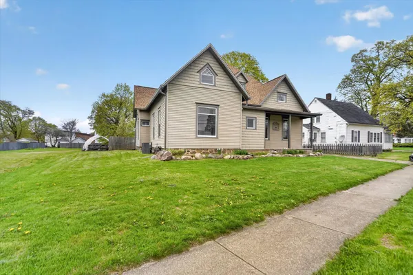 $235,000 | 206 Exchange Street, Marshall, MI 49068