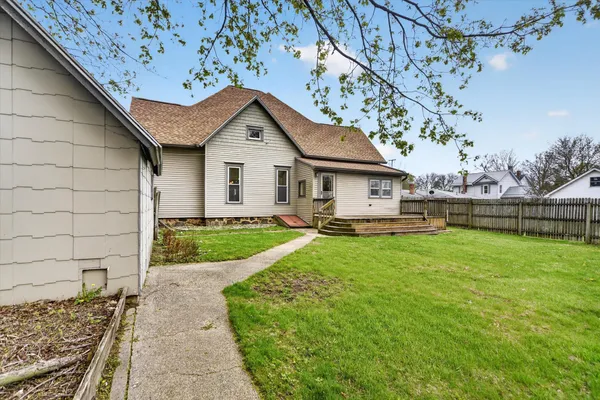 $235,000 | 206 Exchange Street, Marshall, MI 49068
