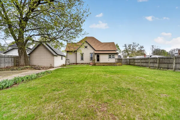 $235,000 | 206 Exchange Street, Marshall, MI 49068