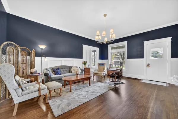 $235,000 | 206 Exchange Street, Marshall, MI 49068