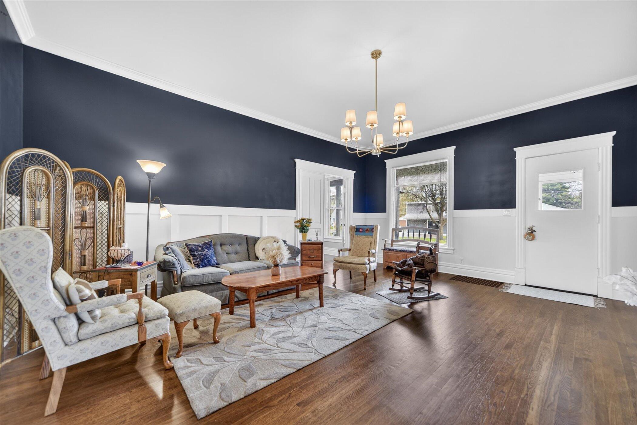 206 Exchange Street Marshall, MI 49068 - Photo 5 of 35 06-206-Exchange-St-WindowStill-Photograp