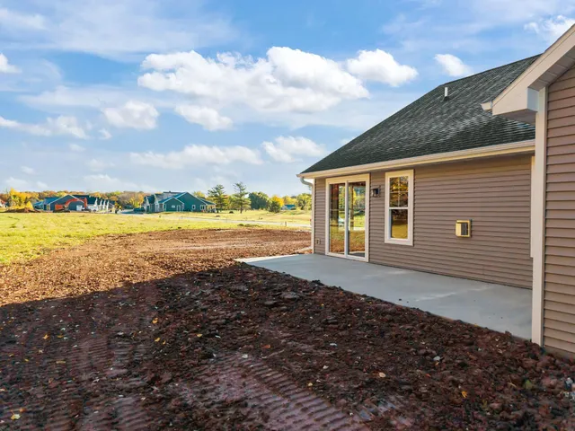 $450,000 | W4962 Cottage Lane, Sherwood, WI 54169