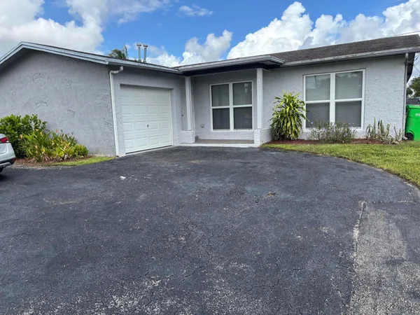 $3,900 | 11421 Northwest 39th Place, Sunrise, FL 33323