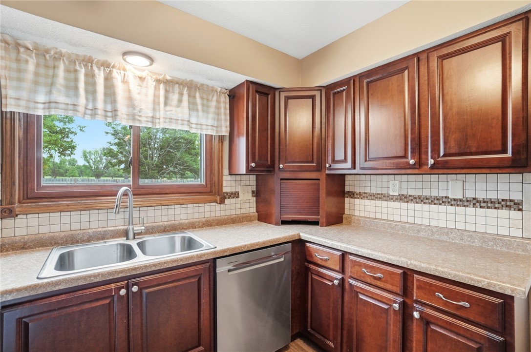 1700 West Sparrow Road Springfield, OH 45502 - Photo 20 of 66