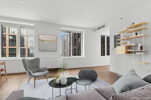 $1,085,000 | 10 Nevins Street, Unit 21J | Downtown Brooklyn