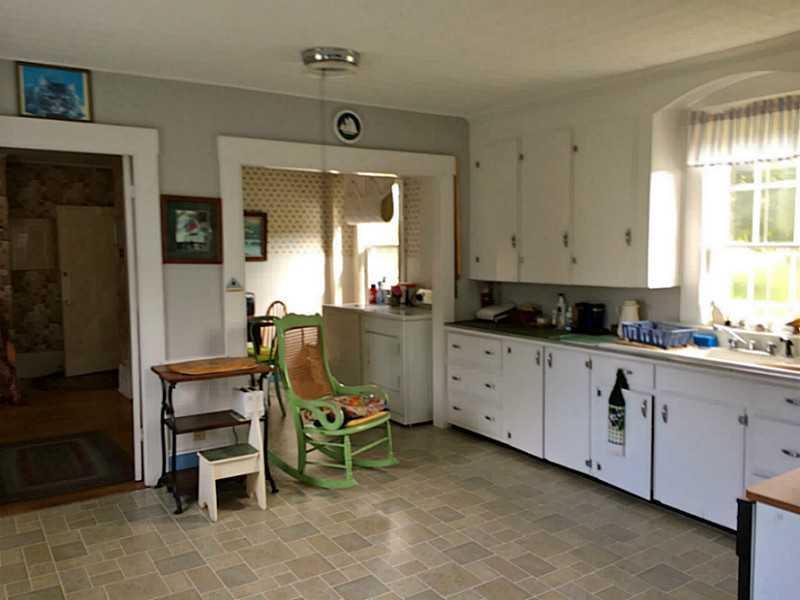 67 North Deer Road Deer Isle, ME 04627 - Photo 6 of 31 Kitchen.