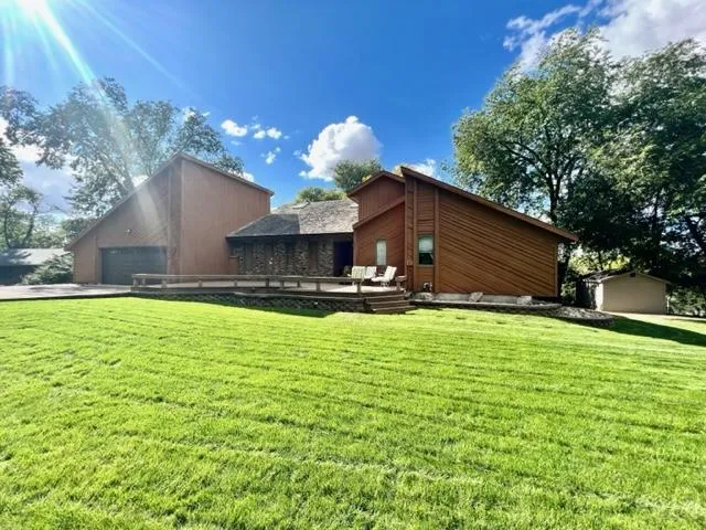 $319,900 | 2020 Vision Lane, Redwood Falls, MN 56283