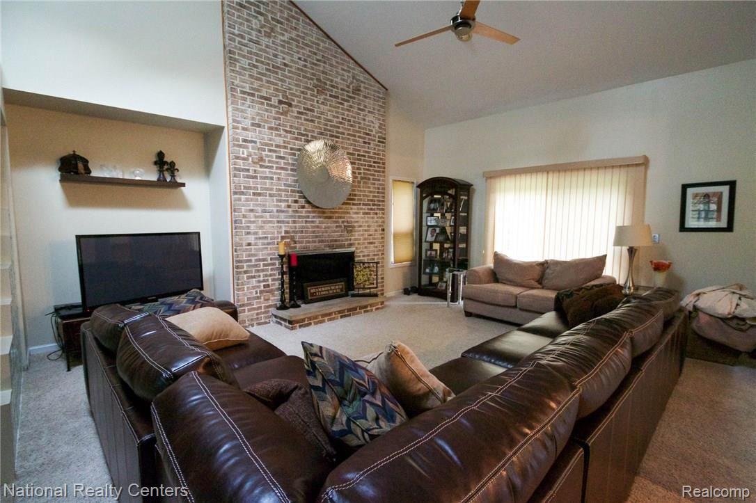 7112 Cowell Road Brighton, MI 48116 - Photo 3 of 18 21210144111_e55b7a23c8_k.jpg