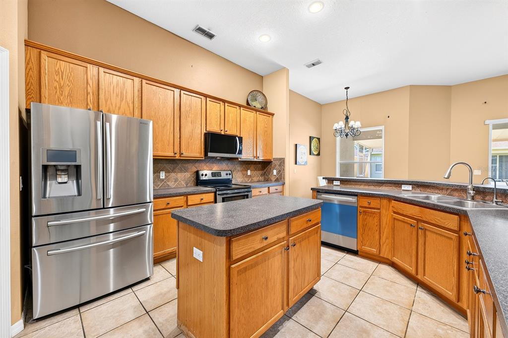 13537 Kitty Fork Road Orlando, FL 32828 - Photo 4 of 40