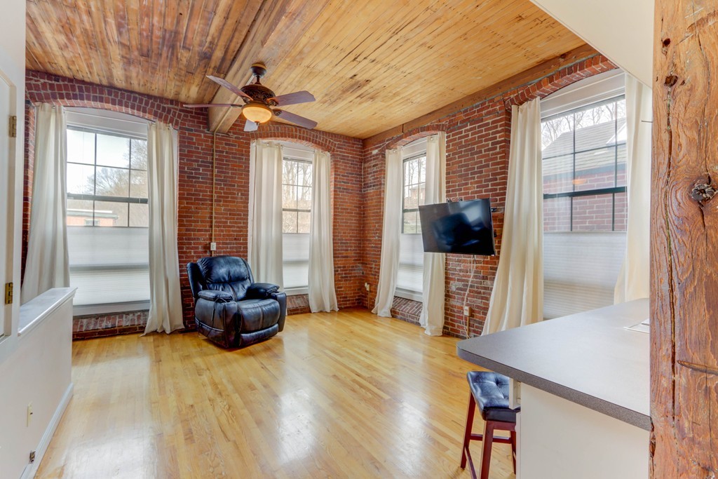 14 Sanford Street, Unit 15 Medway, MA 02053 - Photo 2 of 27