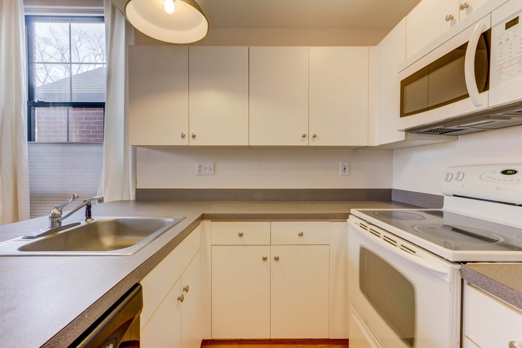 14 Sanford Street, Unit 15 Medway, MA 02053 - Photo 9 of 27