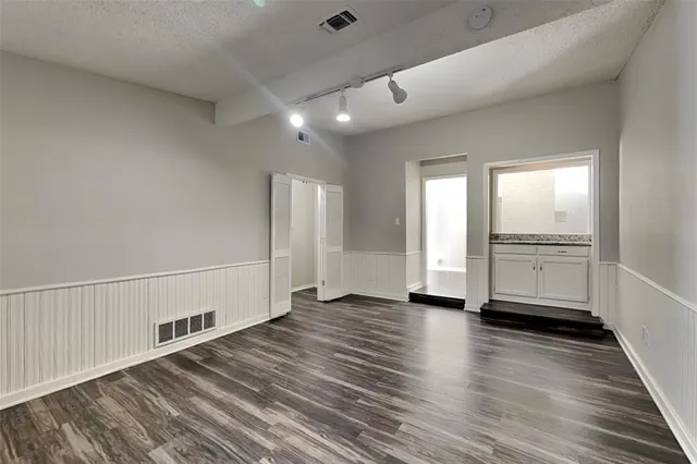 $1,945 | 3705 Hialeah Drive, Arlington, TX 76017