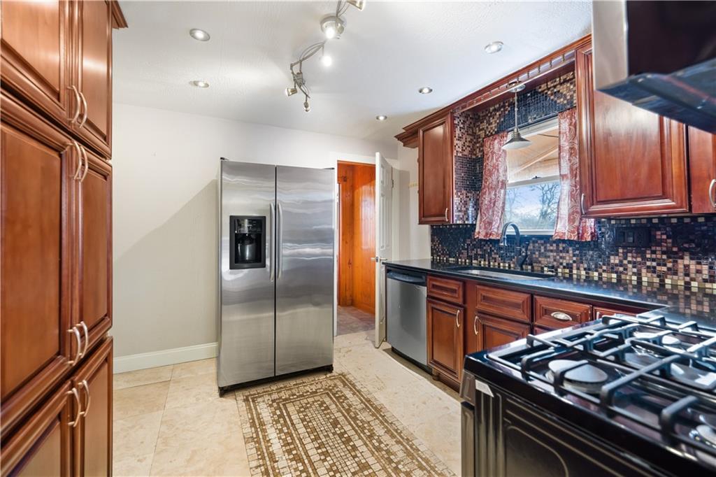 1476 Prospect Road Pittsburgh, PA 15227 - Photo 9 of 25 Gallery Image 9