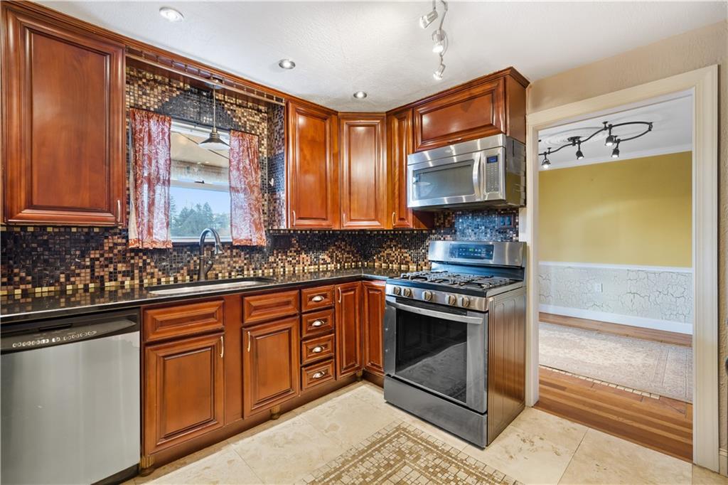 1476 Prospect Road Pittsburgh, PA 15227 - Photo 10 of 25 Gallery Image 10