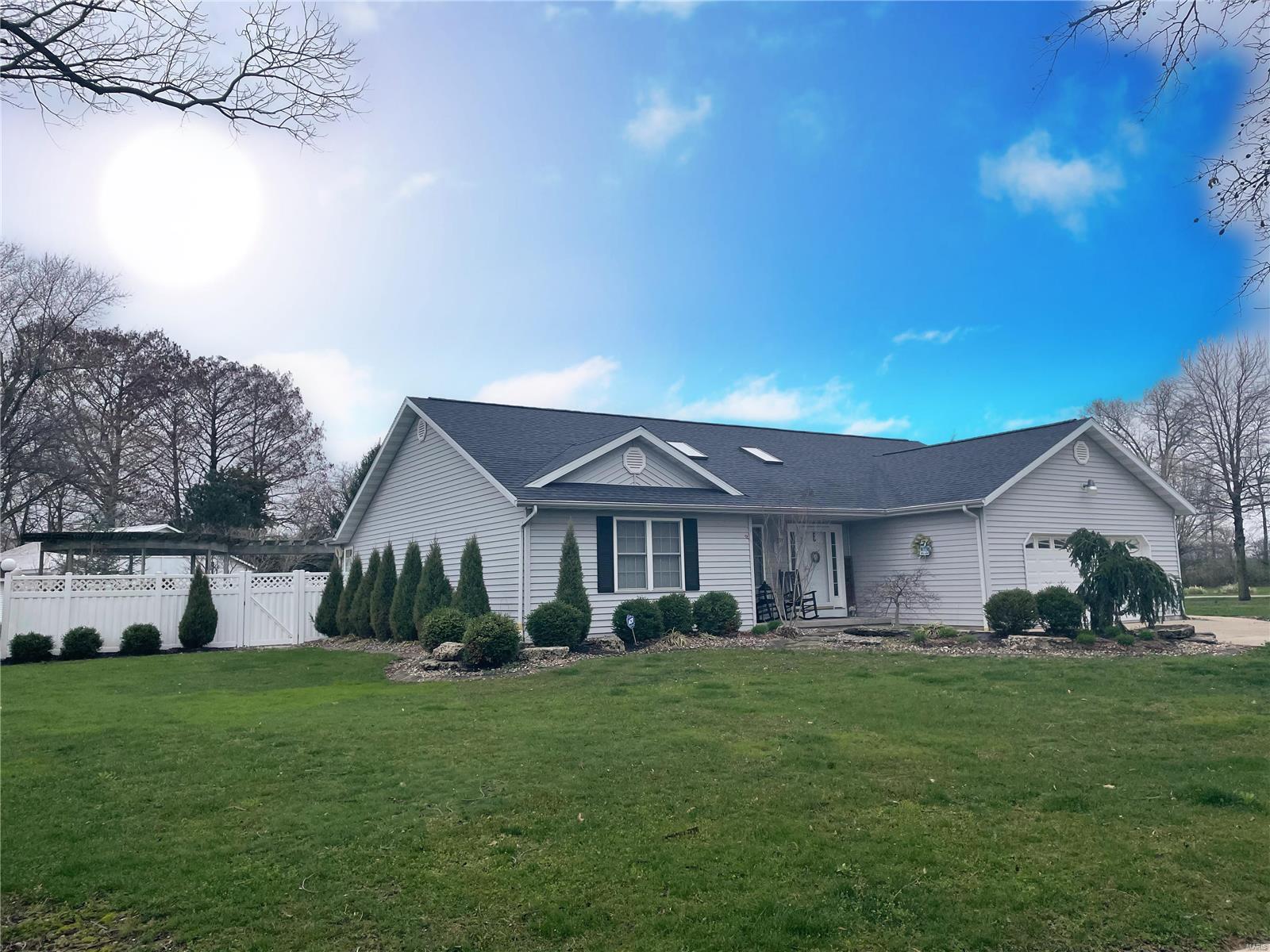 8950 Reservoir Road Nashville, IL 62263 - Photo 2 of 47